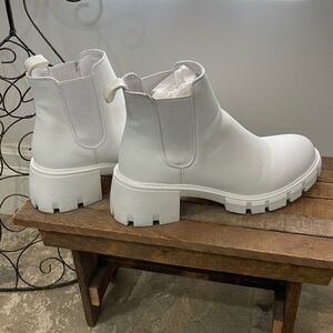 Steve Madden White Chunky Lug Chelsea Booties